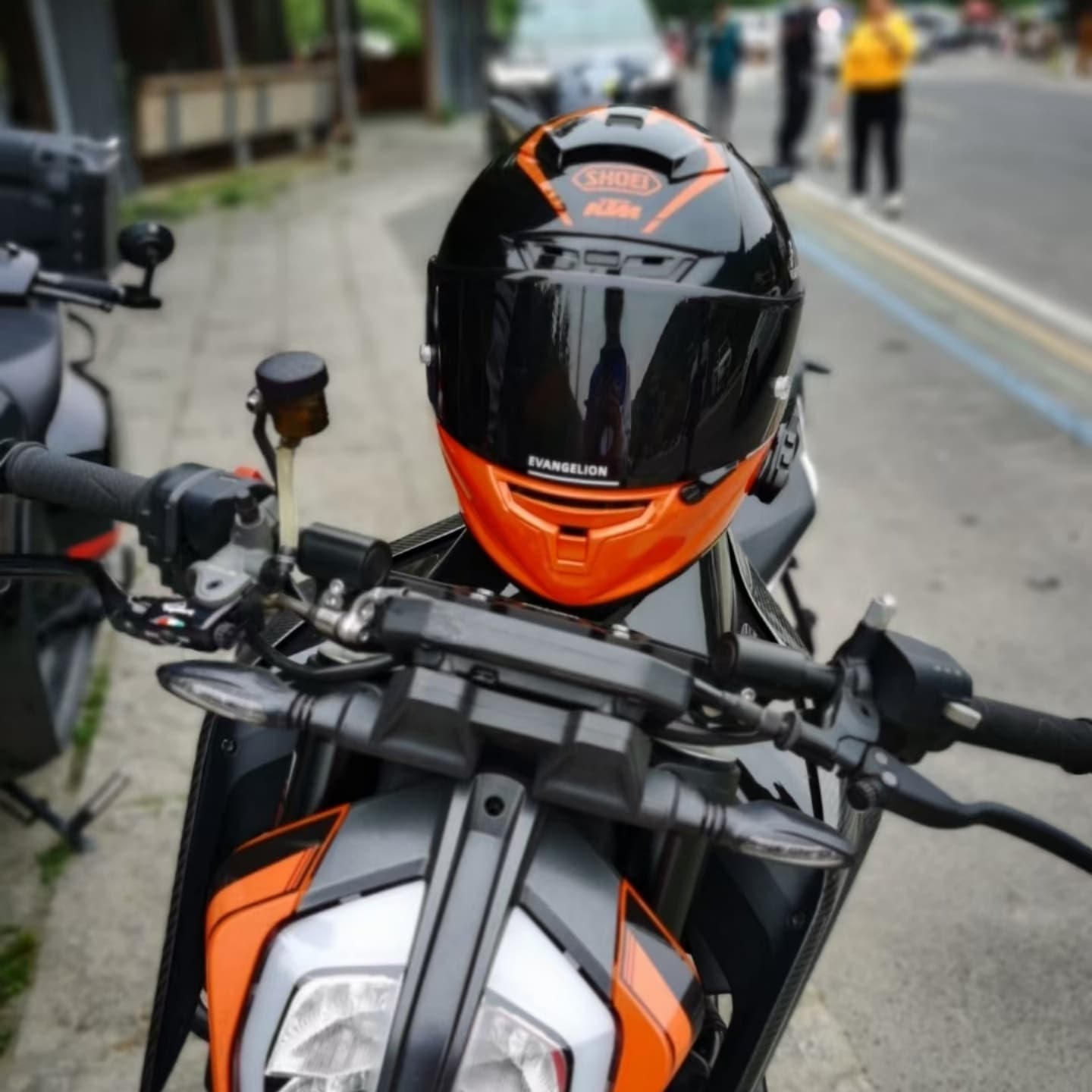 SHOEI X14 KTM联名佩戴场景-实际使用效果